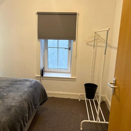 4 Bed Bungalow Near Airport Edinburgh Bagian luar foto