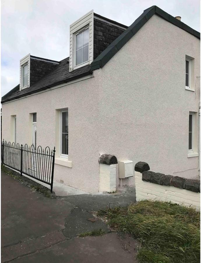4 Bed Bungalow Near Airport Edinburgh Bagian luar foto