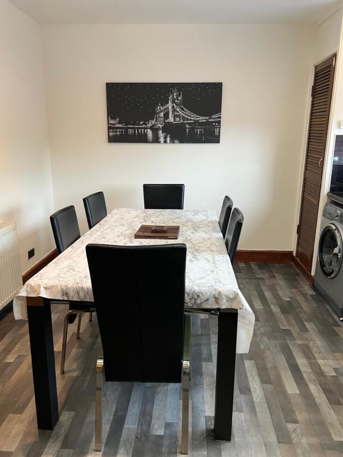 4 Bed Bungalow Near Airport Edinburgh Bagian luar foto