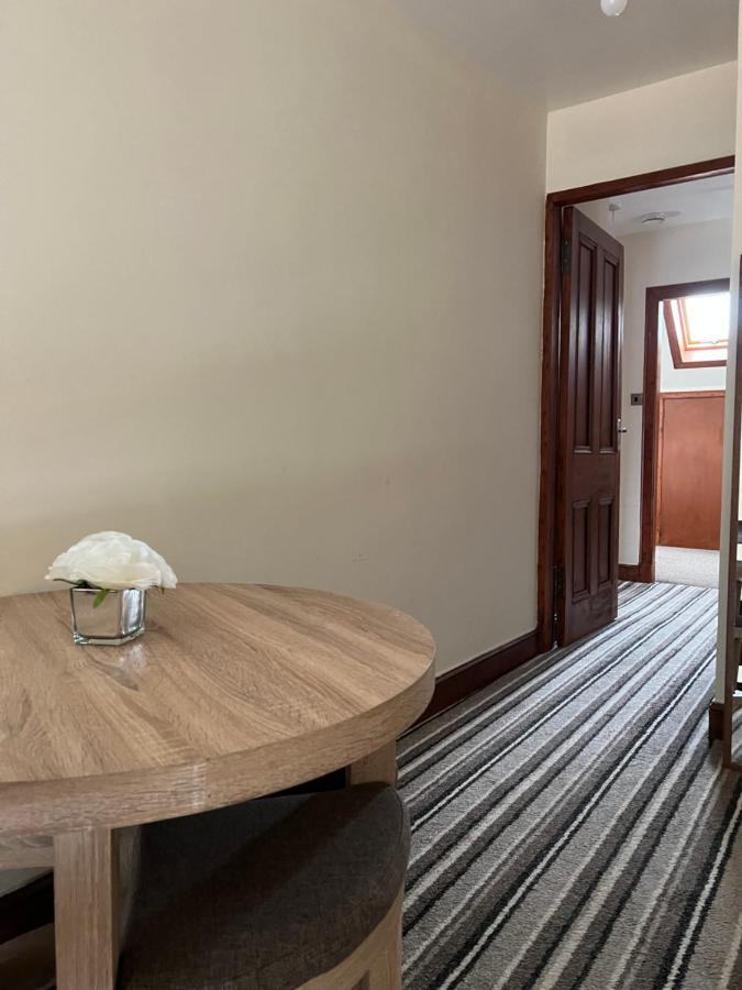 4 Bed Bungalow Near Airport Edinburgh Bagian luar foto