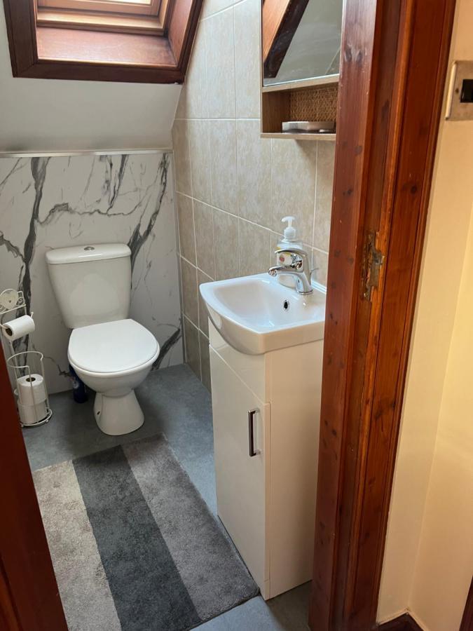 4 Bed Bungalow Near Airport Edinburgh Bagian luar foto
