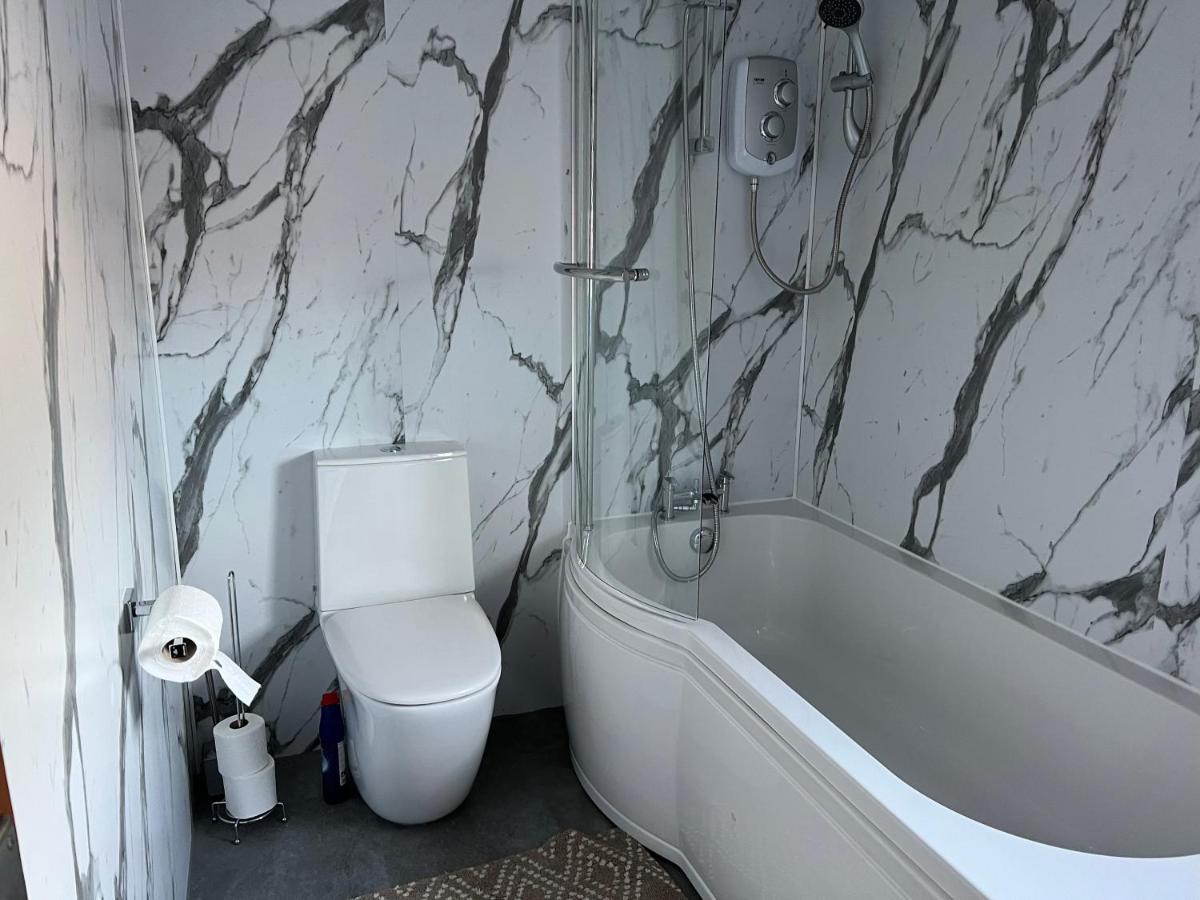 4 Bed Bungalow Near Airport Edinburgh Bagian luar foto