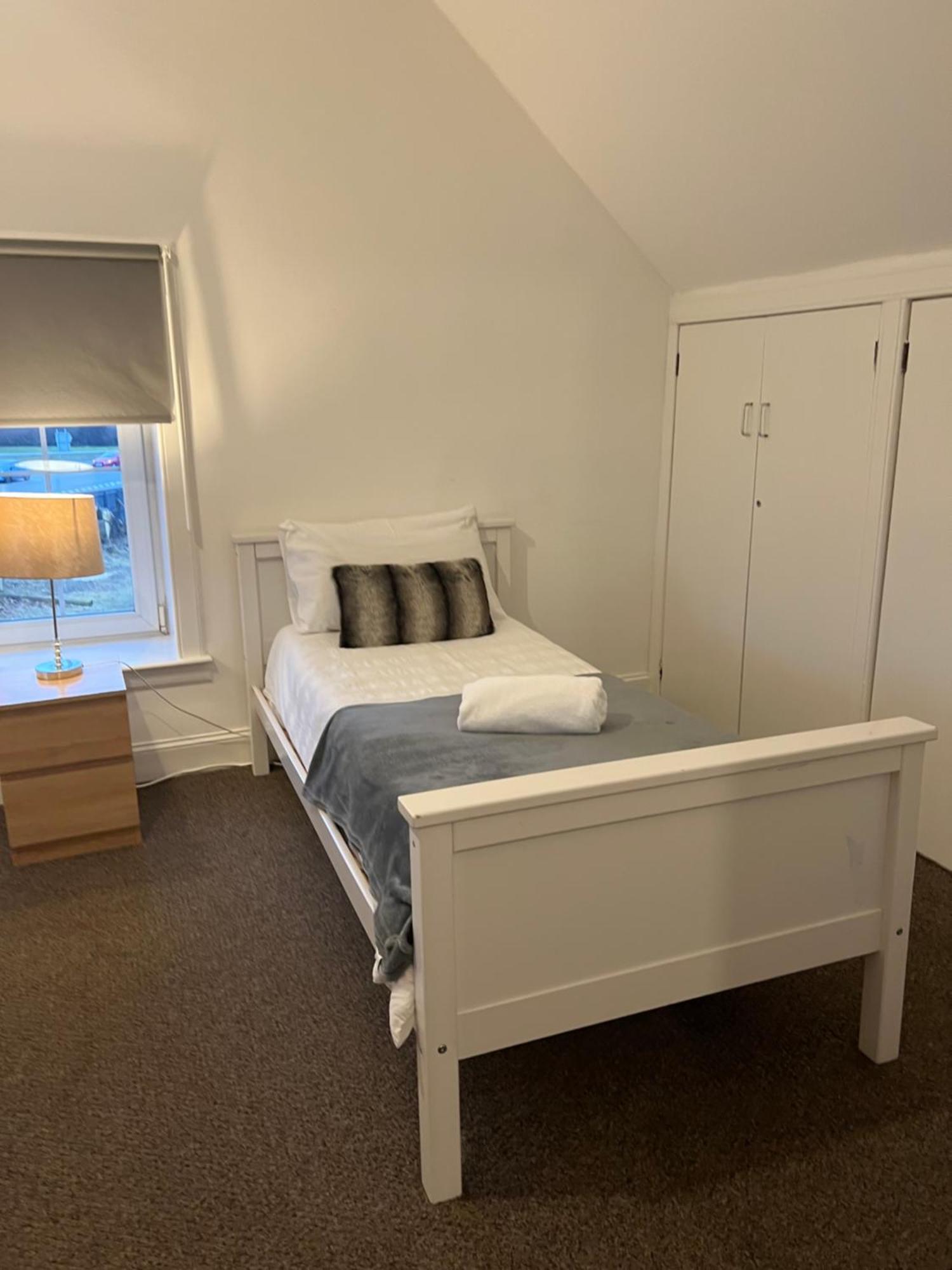 4 Bed Bungalow Near Airport Edinburgh Bagian luar foto