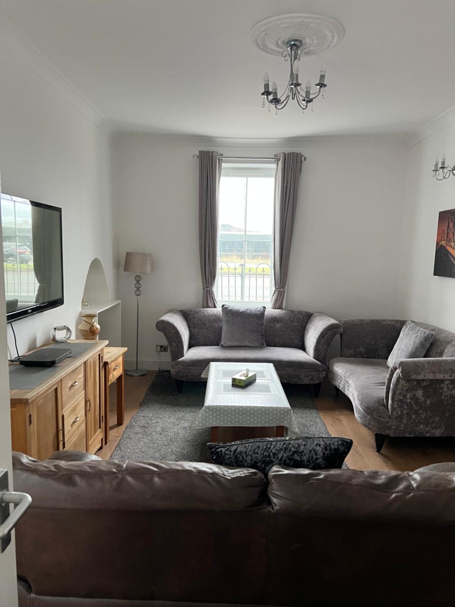 4 Bed Bungalow Near Airport Edinburgh Bagian luar foto